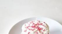 How To Make One Vanilla Cupcake How To Make One Vanilla Cupcake