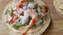 Tostadas de Camarones y Sriracha Tostadas de Camarones y Sriracha