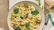 Barilla® Farfalle with Broccoli, Sausage and Pesto Barilla® Farfalle with Broccoli, Sausage and Pesto