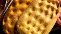 Focaccia alla zucca, la ricetta di Halloween soffice e versatile Focaccia alla zucca, la ricetta di Halloween soffice e versatile
