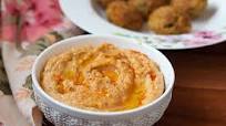 Sriracha Hummus Recipe - Sriracha Flavoured Middle Eastern Dip Sriracha Hummus Recipe - Sriracha Flavoured Middle Eastern Dip