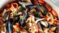 Mussels Pasta in Tomato Sauce Mussels Pasta in Tomato Sauce