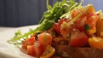 Bruschetta con Insalata di Pomodoro Bruschetta con Insalata di Pomodoro