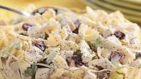 Ensalada de Pollo y Pasta con Cerezas Secas y Almendras Ensalada de Pollo y Pasta con Cerezas Secas y Almendras