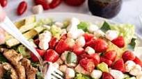 Recipe for A Caprese Style Salad with Chicken and Avocado Recipe for A Caprese Style Salad with Chicken and Avocado