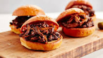 Easy Slow Cooker Pulled Pork Sliders Easy Slow Cooker Pulled Pork Sliders
