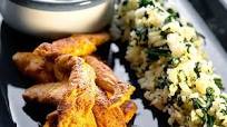 Currykana, pinaattiriisi ja raita Currykana, pinaattiriisi ja raita
