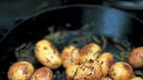 Baked new potatoes with sea salt & rosemary Baked new potatoes with sea salt & rosemary