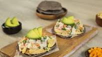 Tostadas de ensalada rusa con pollo Tostadas de ensalada rusa con pollo