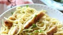 One-Pot Cheesy Garlic Chicken Spaghetti One-Pot Cheesy Garlic Chicken Spaghetti