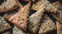 VEGAN SOURDOUGH DISCARD PIZZA CRACKERS VEGAN SOURDOUGH DISCARD PIZZA CRACKERS