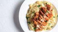 Nashville Hot Chicken Fettuccini Alfredo Nashville Hot Chicken Fettuccini Alfredo