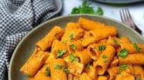 Easy Creamy Spicy Chicken Pasta Easy Creamy Spicy Chicken Pasta