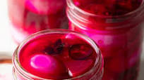 How to Make Pickled Eggs (Spicy Beet Pickled Eggs Recipe) How to Make Pickled Eggs (Spicy Beet Pickled Eggs Recipe)