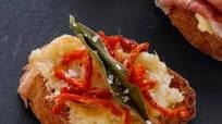 Garlic-Sun-Dried Tomato Bruschetta Garlic-Sun-Dried Tomato Bruschetta