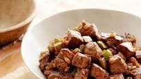 Braised Beef with Peppers (Zilzil Tibs) Braised Beef with Peppers (Zilzil Tibs)