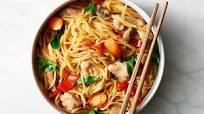 Instant Pot™ Chicken and Vegetable Lo Mein Instant Pot™ Chicken and Vegetable Lo Mein