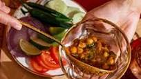 Hina Auntie’s Chana Masala with Puri Hina Auntie’s Chana Masala with Puri