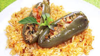 Arroz rojo con chiles jalapeños rellenos de atún, ¡para chuparse los dedos! Arroz rojo con chiles jalapeños rellenos de atún, ¡para chuparse los dedos!