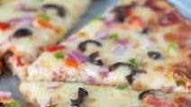 Cauliflower Crust Pizza (Low Carb, Gluten Free) Cauliflower Crust Pizza (Low Carb, Gluten Free)