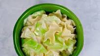 Cabbage and Noodles (Haluski) Cabbage and Noodles (Haluski)