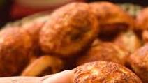 Rava Kunukku / Semolina Fritters Rava Kunukku / Semolina Fritters