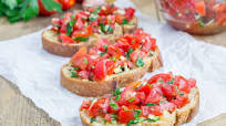 Brushettas à la tomate et basilic Brushettas à la tomate et basilic