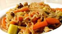 Konjac (Shirataki) Noodles with Stir-Fried Vegetables Konjac (Shirataki) Noodles with Stir-Fried Vegetables