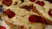 Easy Garlic Bread Pizza Easy Garlic Bread Pizza