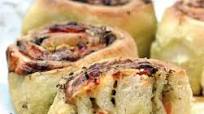 Girandole di focaccia farcita Girandole di focaccia farcita