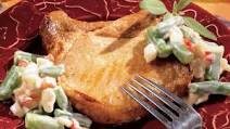 Pork Chops with Creamy Gravy and Vegetables Pork Chops with Creamy Gravy and Vegetables