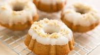 Maple Bourbon Walnut Mini Bundt Cakes Maple Bourbon Walnut Mini Bundt Cakes