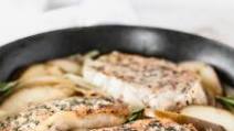 Pan Seared Pork Chops with Pears and Bourbon Pan Seared Pork Chops with Pears and Bourbon