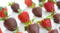 How to Make Chocolate Covered Strawberries How to Make Chocolate Covered Strawberries