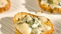 Bruschetta with Gorgonzola Cheese and Honey Bruschetta with Gorgonzola Cheese and Honey