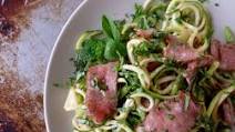 Zucchini Noodle Salad with Grilled Steak Zucchini Noodle Salad with Grilled Steak