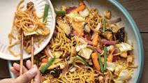 Pancit (Filipino Stir-Fried Noodles) Pancit (Filipino Stir-Fried Noodles)