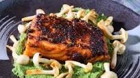 Paprika crusted salmon on spinach hummus Paprika crusted salmon on spinach hummus