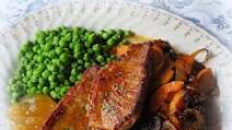 Pork Chops Baked with Sweet Potatoes Pork Chops Baked with Sweet Potatoes