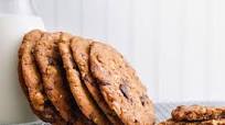 Thin-and-Crisp Chocolate-Chip Cookies Thin-and-Crisp Chocolate-Chip Cookies