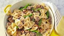 Creamy Farfalle with Cremini, Asparagus, and Walnuts Creamy Farfalle with Cremini, Asparagus, and Walnuts
