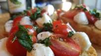 Caprese Bruschetta Caprese Bruschetta
