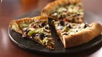 Deluxe Stuffed-Crust Pizza Deluxe Stuffed-Crust Pizza