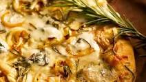 Gorgonzola, Onion, and Rosemary Naan Pizza Gorgonzola, Onion, and Rosemary Naan Pizza