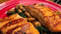 Pan Seared Salmon with Spinach and Mushrooms Pan Seared Salmon with Spinach and Mushrooms