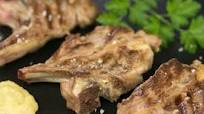 Receta de chuletas de cordero a la parrilla con alioli Receta de chuletas de cordero a la parrilla con alioli