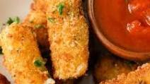 Gooey Cheese Sticks (Fried or Baked) Gooey Cheese Sticks (Fried or Baked)