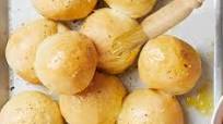 Dough balls with garlic butter Dough balls with garlic butter