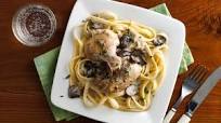 Slow-Cooker Creamy Chicken Marsala Slow-Cooker Creamy Chicken Marsala