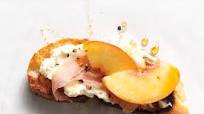 Peach, Prosciutto & Ricotta Crostini Peach, Prosciutto & Ricotta Crostini